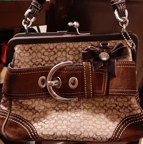 Coach Handbags - Coach rare kiss lock satchel